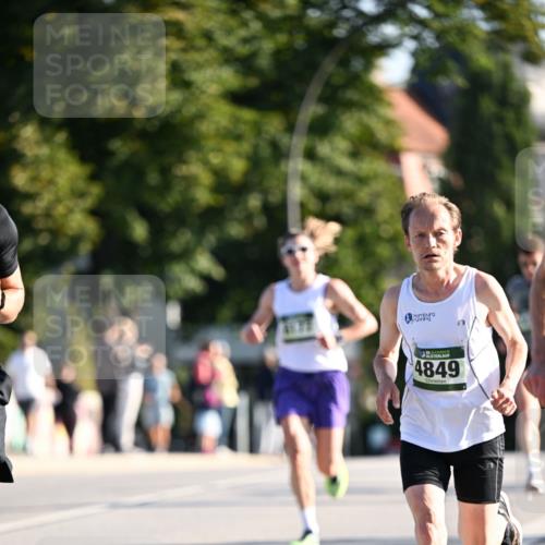 01.09.2024 - BARMER Alsterlauf Dr. Thomas Lammeyer http://msf.ph/oto/6887815 01.09.2024 09:21:48 Laufen 4849 meine-sportfotos.de