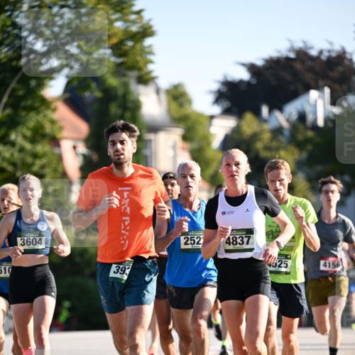 01.09.2024 - BARMER Alsterlauf Dr. Thomas Lammeyer http://msf.ph/oto/6887850 01.09.2024 09:21:55 Laufen 510, 3604, 393, 252, 4837, 25, 4156 meine-sportfotos.de
