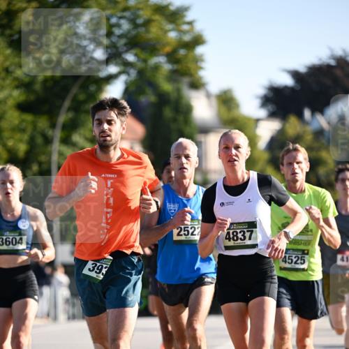 01.09.2024 - BARMER Alsterlauf Dr. Thomas Lammeyer http://msf.ph/oto/6887854 01.09.2024 09:21:56 Laufen 3604, 393, 2522, 4837, 4525, 41 meine-sportfotos.de