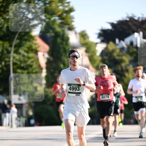 01.09.2024 - BARMER Alsterlauf Dr. Thomas Lammeyer http://msf.ph/oto/6887876 01.09.2024 09:22:00 Laufen 4993, 4993, 8079 meine-sportfotos.de