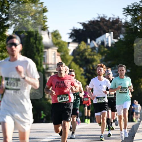 01.09.2024 - BARMER Alsterlauf Dr. Thomas Lammeyer http://msf.ph/oto/6887880 01.09.2024 09:22:01 Laufen 4993, 8079, 4229, 8360, 4034 meine-sportfotos.de