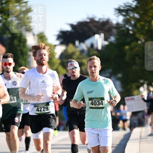 01.09.2024 - BARMER Alsterlauf Dr. Thomas Lammeyer http://msf.ph/oto/6887893 01.09.2024 09:22:03 Laufen 44, 135, 4229, 4034 meine-sportfotos.de