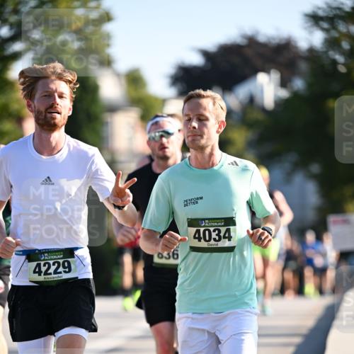 01.09.2024 - BARMER Alsterlauf Dr. Thomas Lammeyer http://msf.ph/oto/6887898 01.09.2024 09:22:03 Laufen 35, 4229, 636, 10, 4034 meine-sportfotos.de