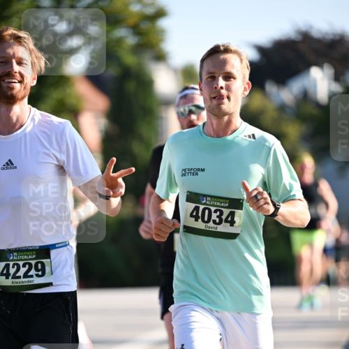 01.09.2024 - BARMER Alsterlauf Dr. Thomas Lammeyer http://msf.ph/oto/6887901 01.09.2024 09:22:04 Laufen 35, 4229, 35, 4034 meine-sportfotos.de