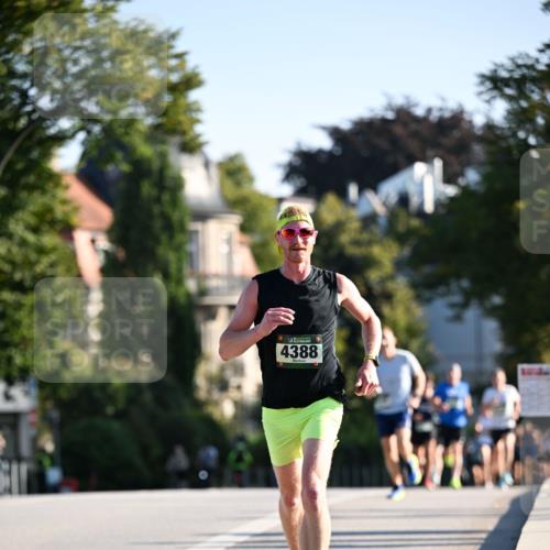 01.09.2024 - BARMER Alsterlauf Dr. Thomas Lammeyer http://msf.ph/oto/6887911 01.09.2024 09:22:07 Laufen 4388 meine-sportfotos.de