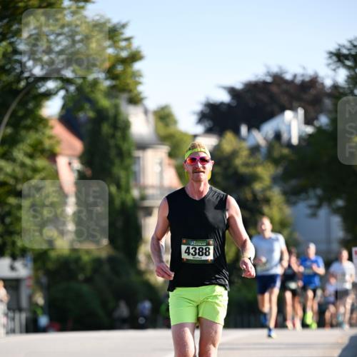 01.09.2024 - BARMER Alsterlauf Dr. Thomas Lammeyer http://msf.ph/oto/6887912 01.09.2024 09:22:07 Laufen 4388 meine-sportfotos.de