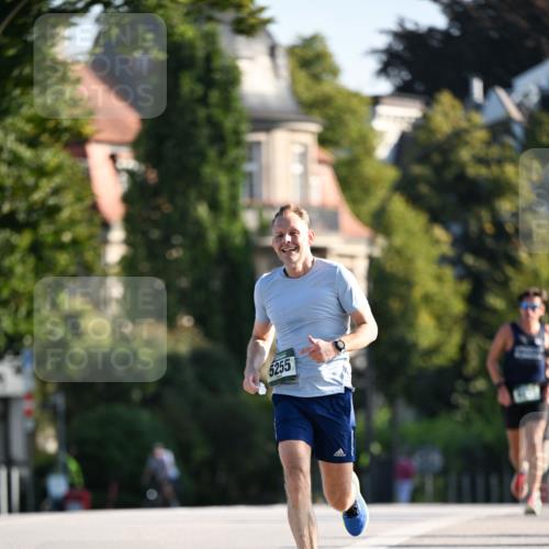 01.09.2024 - BARMER Alsterlauf Dr. Thomas Lammeyer http://msf.ph/oto/6887923 01.09.2024 09:22:10 Laufen 5255 meine-sportfotos.de