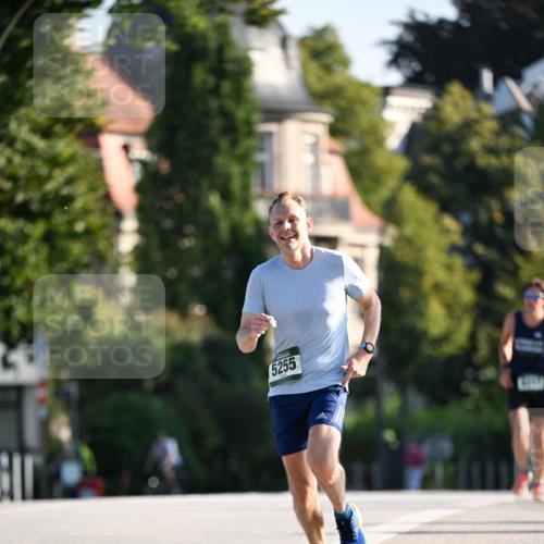 01.09.2024 - BARMER Alsterlauf Dr. Thomas Lammeyer http://msf.ph/oto/6887924 01.09.2024 09:22:10 Laufen 5255 meine-sportfotos.de