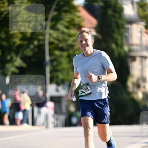 01.09.2024 - BARMER Alsterlauf Dr. Thomas Lammeyer http://msf.ph/oto/6887933 01.09.2024 09:22:11 Laufen 5255 meine-sportfotos.de