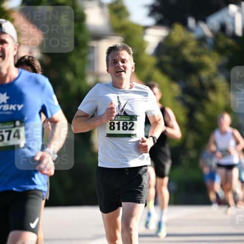 01.09.2024 - BARMER Alsterlauf Dr. Thomas Lammeyer http://msf.ph/oto/6887955 01.09.2024 09:22:15 Laufen 574, 35, 8182 meine-sportfotos.de