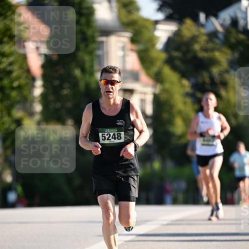 01.09.2024 - BARMER Alsterlauf Dr. Thomas Lammeyer http://msf.ph/oto/6887963 01.09.2024 09:22:17 Laufen 5248 meine-sportfotos.de