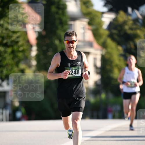 01.09.2024 - BARMER Alsterlauf Dr. Thomas Lammeyer http://msf.ph/oto/6887965 01.09.2024 09:22:17 Laufen 5248 meine-sportfotos.de
