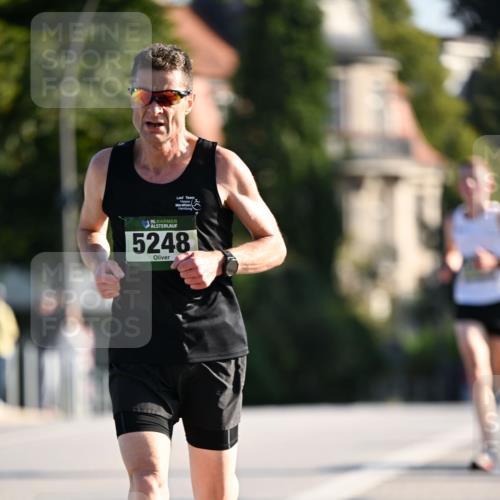 01.09.2024 - BARMER Alsterlauf Dr. Thomas Lammeyer http://msf.ph/oto/6887973 01.09.2024 09:22:18 Laufen 5248 meine-sportfotos.de