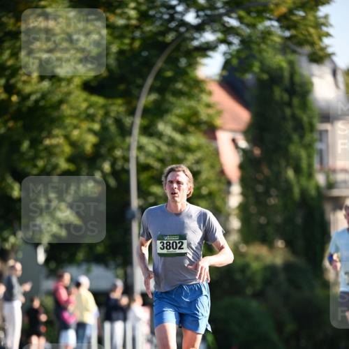 01.09.2024 - BARMER Alsterlauf Dr. Thomas Lammeyer http://msf.ph/oto/6887991 01.09.2024 09:22:24 Laufen 3802 meine-sportfotos.de