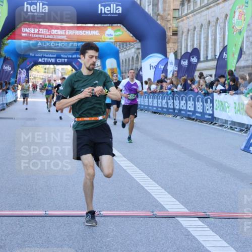 01.09.2024 - BARMER Alsterlauf Strokosch-Dieckow http://msf.ph/oto/6888076 01.09.2024 09:48:30 Ziel 2773, 2879, 2986, 3462, 4356, 4438, 4560, 4709, 4874, 4920, 5083, 5088 meine-sportfotos.de