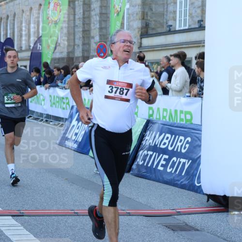 01.09.2024 - BARMER Alsterlauf Strokosch-Dieckow http://msf.ph/oto/6888126 01.09.2024 09:48:49 Ziel 3198, 3322, 3560, 3583, 3787, 3931, 4001, 5168 meine-sportfotos.de