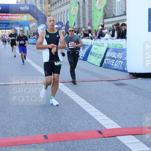 01.09.2024 - BARMER Alsterlauf Strokosch-Dieckow http://msf.ph/oto/6888271 01.09.2024 09:49:51 Ziel 2216, 2466, 2564, 2814, 3447, 3892, 4153, 4316, 4355, 4761, 4832, 5189, 8031 meine-sportfotos.de