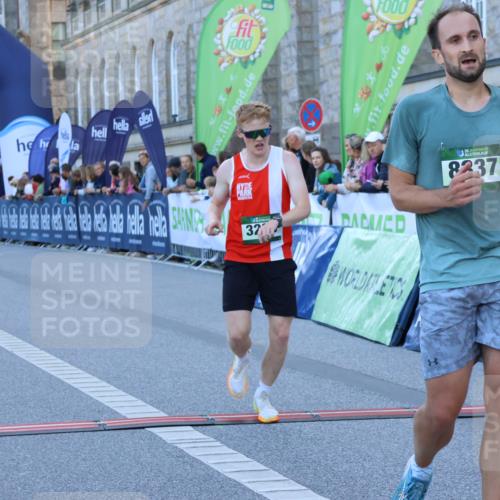 01.09.2024 - BARMER Alsterlauf Strokosch-Dieckow http://msf.ph/oto/6888273 01.09.2024 09:35:27 Ziel 3298, 3318, 8337 meine-sportfotos.de
