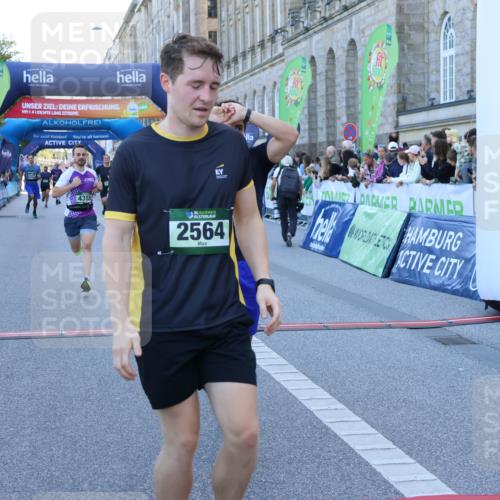 01.09.2024 - BARMER Alsterlauf Strokosch-Dieckow http://msf.ph/oto/6888289 01.09.2024 09:49:56 Ziel 2216, 2466, 2564, 2578, 2814, 2904, 4233, 4272, 4355, 4757, 4761, 5189 meine-sportfotos.de