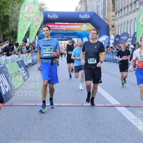 01.09.2024 - BARMER Alsterlauf Strokosch-Dieckow http://msf.ph/oto/6888293 01.09.2024 09:50:01 Ziel 2216, 2364, 2578, 2814, 2904, 4233, 4272, 4710, 4757, 4761, 5189, 5305, 8207 meine-sportfotos.de