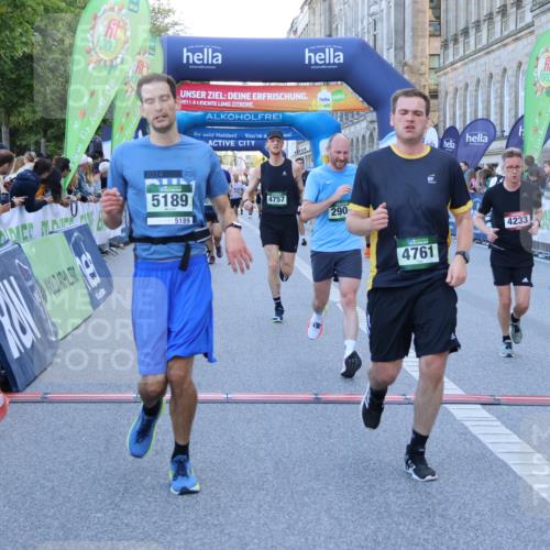 01.09.2024 - BARMER Alsterlauf Strokosch-Dieckow http://msf.ph/oto/6888298 01.09.2024 09:50:02 Ziel 2216, 2364, 2578, 2814, 2904, 4233, 4272, 4710, 4757, 4761, 5189, 5291, 5305, 8207 meine-sportfotos.de