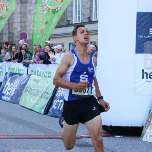 01.09.2024 - BARMER Alsterlauf Strokosch-Dieckow http://msf.ph/oto/6888325 01.09.2024 09:35:59 Ziel 2906, 5095, 5267 meine-sportfotos.de