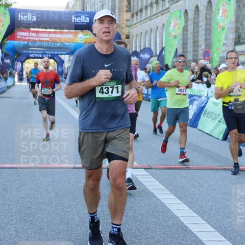 01.09.2024 - BARMER Alsterlauf Strokosch-Dieckow http://msf.ph/oto/6888339 01.09.2024 09:50:16 Ziel 2602, 2700, 2991, 3031, 3647, 4059, 4371, 4380, 4546, 4565, 4589, 4862, 4882, 5012, 5070, 5133, 5228, 8154, 8265 meine-sportfotos.de