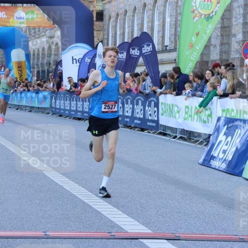 01.09.2024 - BARMER Alsterlauf Strokosch-Dieckow http://msf.ph/oto/6888356 01.09.2024 09:36:20 Ziel 30, 2527, 3729, 4900, 8382 meine-sportfotos.de