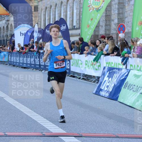 01.09.2024 - BARMER Alsterlauf Strokosch-Dieckow http://msf.ph/oto/6888358 01.09.2024 09:36:20 Ziel 30, 2527, 3729, 4900, 8382 meine-sportfotos.de