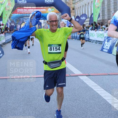 01.09.2024 - BARMER Alsterlauf Strokosch-Dieckow http://msf.ph/oto/6888367 01.09.2024 09:50:26 Ziel 2411, 2700, 2987, 4002, 4035, 4067, 4546, 4623, 4784, 4862, 4882, 4910, 5140, 5164, 8154 meine-sportfotos.de