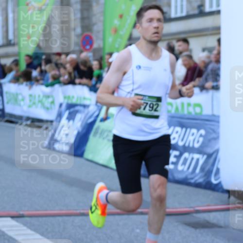 01.09.2024 - BARMER Alsterlauf Strokosch-Dieckow http://msf.ph/oto/6888501 01.09.2024 09:37:49 Ziel 2787, 3095, 4792, 5178 meine-sportfotos.de