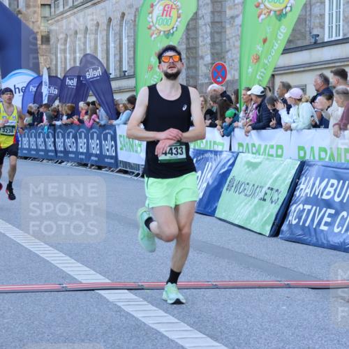 01.09.2024 - BARMER Alsterlauf Strokosch-Dieckow http://msf.ph/oto/6888530 01.09.2024 09:38:04 Ziel 3238, 4433, 4993, 5281, 8386 meine-sportfotos.de