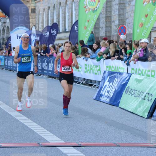 01.09.2024 - BARMER Alsterlauf Strokosch-Dieckow http://msf.ph/oto/6888637 01.09.2024 09:38:58 Ziel 3286, 3398, 3585, 3701, 3793, 4034, 4098, 4229, 4525, 4955, 5017, 5044, 8380 meine-sportfotos.de