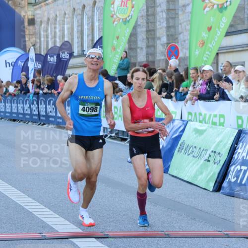 01.09.2024 - BARMER Alsterlauf Strokosch-Dieckow http://msf.ph/oto/6888641 01.09.2024 09:38:59 Ziel 3286, 3398, 3585, 3701, 3793, 4034, 4098, 4229, 4525, 4849, 4955, 5017, 5044, 8380 meine-sportfotos.de