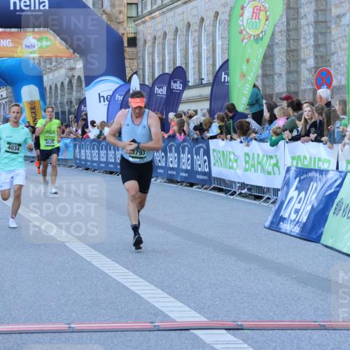 01.09.2024 - BARMER Alsterlauf Strokosch-Dieckow http://msf.ph/oto/6888645 01.09.2024 09:39:00 Ziel 3286, 3398, 3585, 3604, 3701, 3793, 4034, 4098, 4229, 4525, 4849, 4955, 5017, 5044, 8380 meine-sportfotos.de