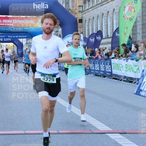 01.09.2024 - BARMER Alsterlauf Strokosch-Dieckow http://msf.ph/oto/6888654 01.09.2024 09:39:02 Ziel 3286, 3398, 3585, 3604, 3701, 3793, 4034, 4098, 4229, 4525, 4849, 4955, 5017, 5044, 8360, 8380 meine-sportfotos.de