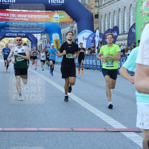 01.09.2024 - BARMER Alsterlauf Strokosch-Dieckow http://msf.ph/oto/6888657 01.09.2024 09:39:03 Ziel 3286, 3585, 3604, 3701, 3793, 4034, 4229, 4525, 4849, 4955, 5017, 5044, 8331, 8360, 8380 meine-sportfotos.de
