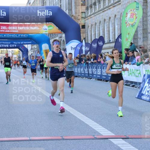 01.09.2024 - BARMER Alsterlauf Strokosch-Dieckow http://msf.ph/oto/6888718 01.09.2024 09:39:33 Ziel 1101, 2151, 2262, 3827, 3921, 4283, 4388, 4574, 4837, 5045, 8196, 8385 meine-sportfotos.de