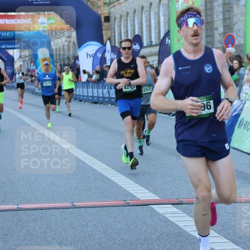 01.09.2024 - BARMER Alsterlauf Strokosch-Dieckow http://msf.ph/oto/6888726 01.09.2024 09:39:35 Ziel 1101, 2151, 2262, 3827, 4283, 4388, 4574, 4837, 5045, 8196, 8385 meine-sportfotos.de