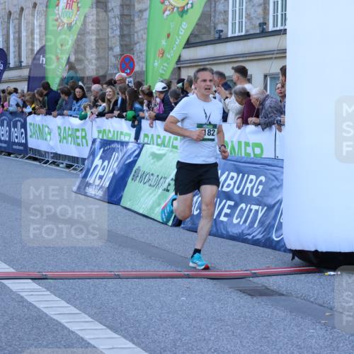 01.09.2024 - BARMER Alsterlauf Strokosch-Dieckow http://msf.ph/oto/6888771 01.09.2024 09:40:01 Ziel 3101, 3126, 4795, 8182 meine-sportfotos.de
