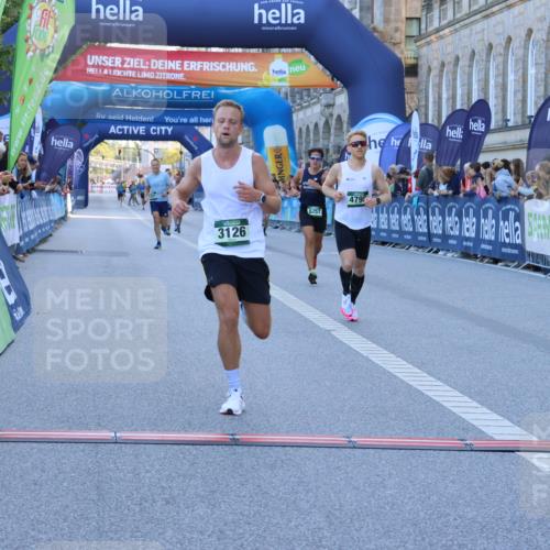 01.09.2024 - BARMER Alsterlauf Strokosch-Dieckow http://msf.ph/oto/6888781 01.09.2024 09:40:09 Ziel 2283, 2462, 3101, 3126, 3469, 4156, 4270, 4659, 4795, 5255, 8257, 8368 meine-sportfotos.de