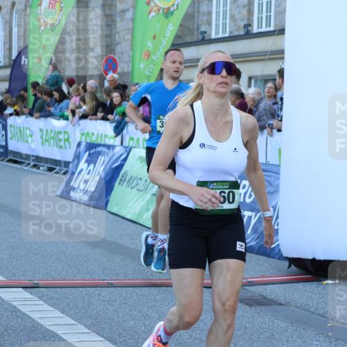 01.09.2024 - BARMER Alsterlauf Strokosch-Dieckow http://msf.ph/oto/6888833 01.09.2024 09:40:30 Ziel 3042, 4275, 4787, 4860, 4978 meine-sportfotos.de