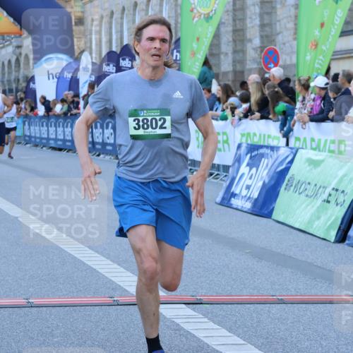 01.09.2024 - BARMER Alsterlauf Strokosch-Dieckow http://msf.ph/oto/6888963 01.09.2024 09:41:25 Ziel 3400, 3802, 3881, 4136, 4615, 4845 meine-sportfotos.de