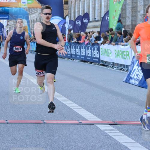 01.09.2024 - BARMER Alsterlauf Strokosch-Dieckow http://msf.ph/oto/6889015 01.09.2024 09:41:44 Ziel 2627, 3074, 5041, 8189, 8213 meine-sportfotos.de