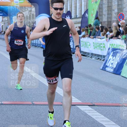 01.09.2024 - BARMER Alsterlauf Strokosch-Dieckow http://msf.ph/oto/6889019 01.09.2024 09:41:45 Ziel 2627, 3074, 5041, 8189, 8213 meine-sportfotos.de