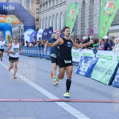 01.09.2024 - BARMER Alsterlauf Strokosch-Dieckow http://msf.ph/oto/6889133 01.09.2024 09:42:36 Ziel 4360, 4762, 4833, 4857, 8187, 8209, 8220 meine-sportfotos.de