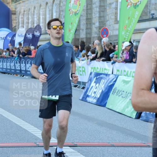 01.09.2024 - BARMER Alsterlauf Strokosch-Dieckow http://msf.ph/oto/6889259 01.09.2024 09:43:41 Ziel 2229, 3524, 3770, 3790, 3811, 3949, 3987, 4809, 8058 meine-sportfotos.de