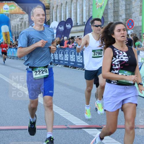 01.09.2024 - BARMER Alsterlauf Strokosch-Dieckow http://msf.ph/oto/6889277 01.09.2024 09:43:49 Ziel 2229, 2658, 3441, 3524, 3790, 3850, 3949, 3987, 4809, 8061 meine-sportfotos.de