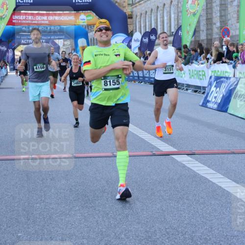 01.09.2024 - BARMER Alsterlauf Strokosch-Dieckow http://msf.ph/oto/6889327 01.09.2024 09:44:21 Ziel 2017, 2268, 2424, 2971, 3151, 3463, 3733, 3825, 4166, 4174, 4310, 4407, 4831, 4859, 5093, 8155, 8266 meine-sportfotos.de