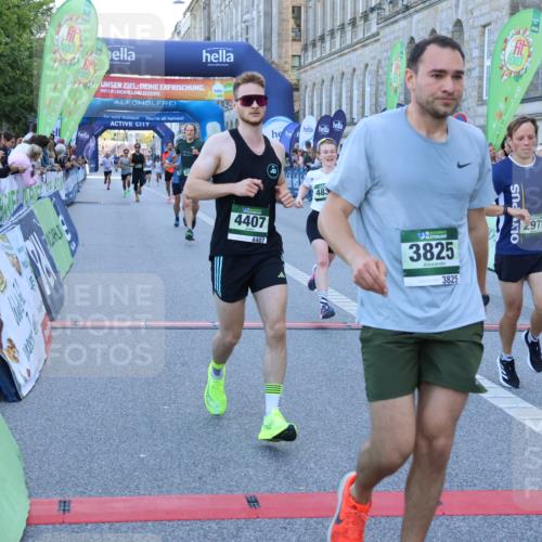01.09.2024 - BARMER Alsterlauf Strokosch-Dieckow http://msf.ph/oto/6889333 01.09.2024 09:44:27 Ziel 2017, 2257, 2424, 2971, 3273, 3466, 3495, 3733, 3825, 3919, 4174, 4310, 4407, 4685, 4831, 4859, 5197, 8264, 8266 meine-sportfotos.de